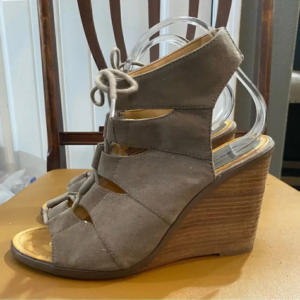 Melrose and Market Calista Fab Wedge Sandal Taupe Lace-up